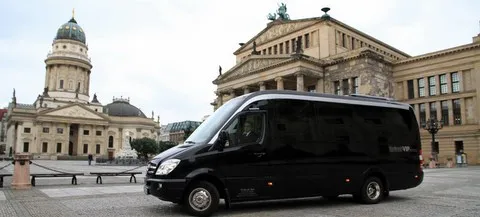 Panorama Kleinbus am Gendarmenmarkt Berlin